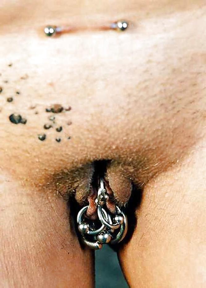 25P Pierced&Tattoo Chicks