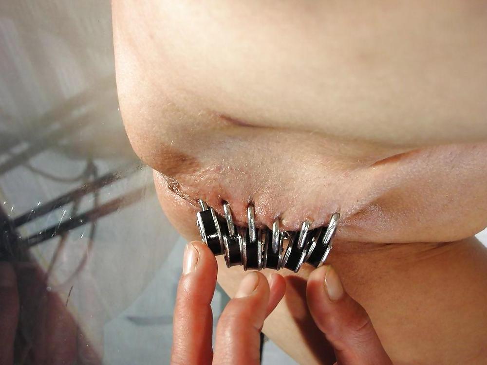 25P Pierced&Tattoo Chicks