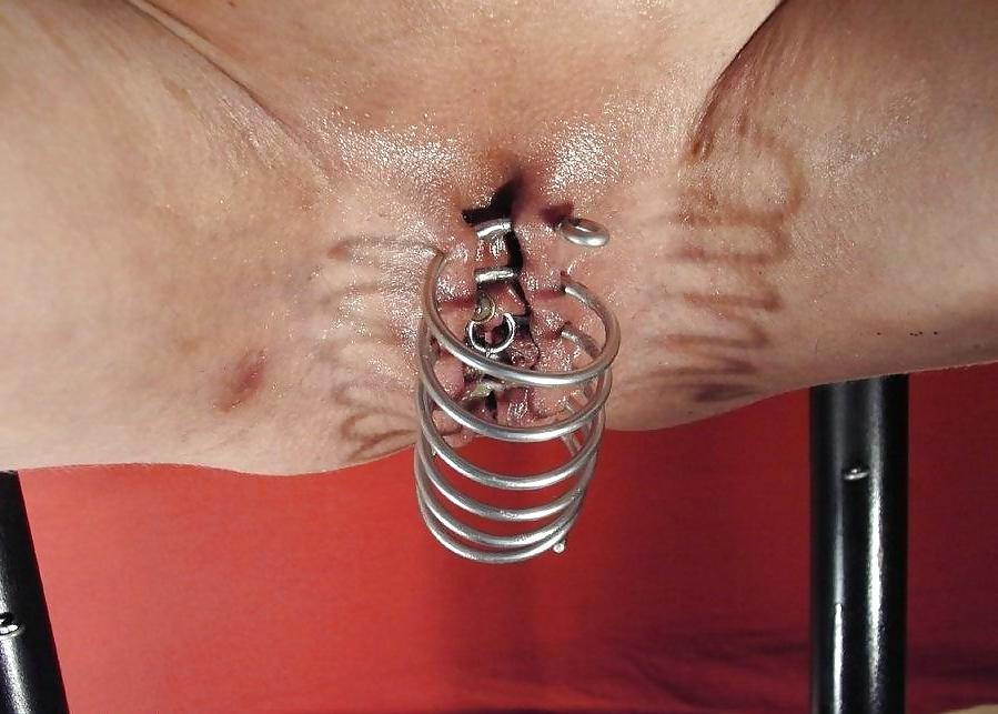 25P Pierced&Tattoo Chicks