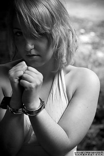 4P Are you a whore that like being handcuffed?