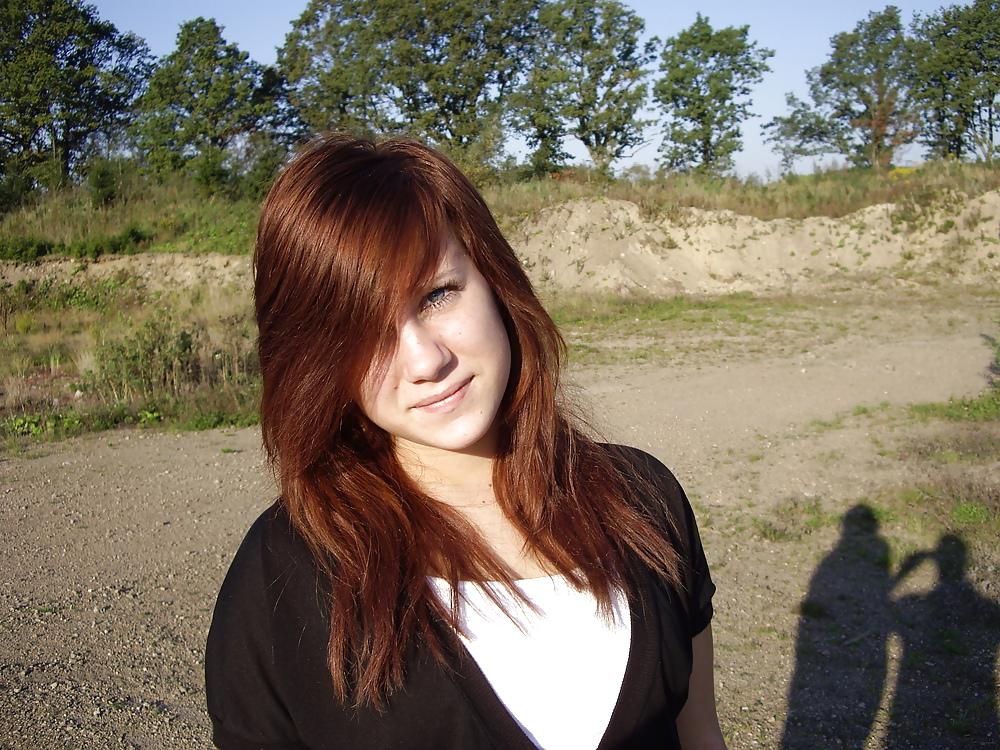 25P Sexy Teen Pictures & Self SHots 24 
