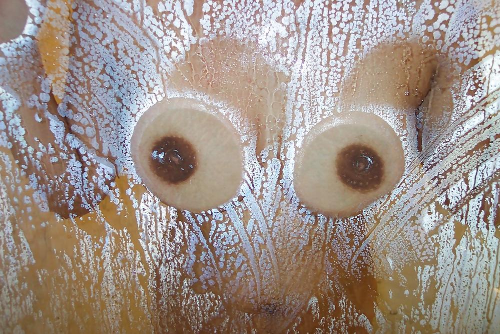 16P Tetona de ojos azules