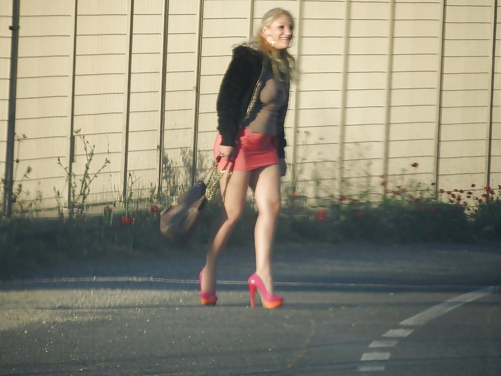 25P Mes Amies Les Putes 21 by TROC (Ass View on Street Hookers)