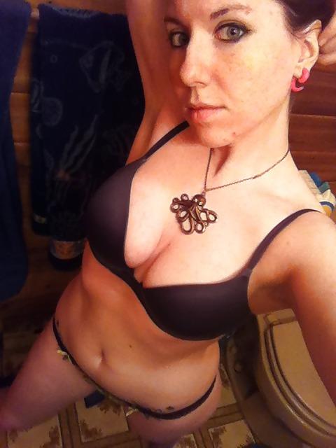 24P Redhead self shot girl
