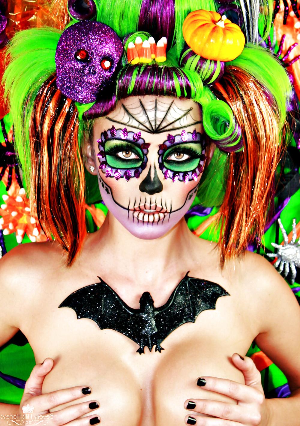 25P Halloween hotties