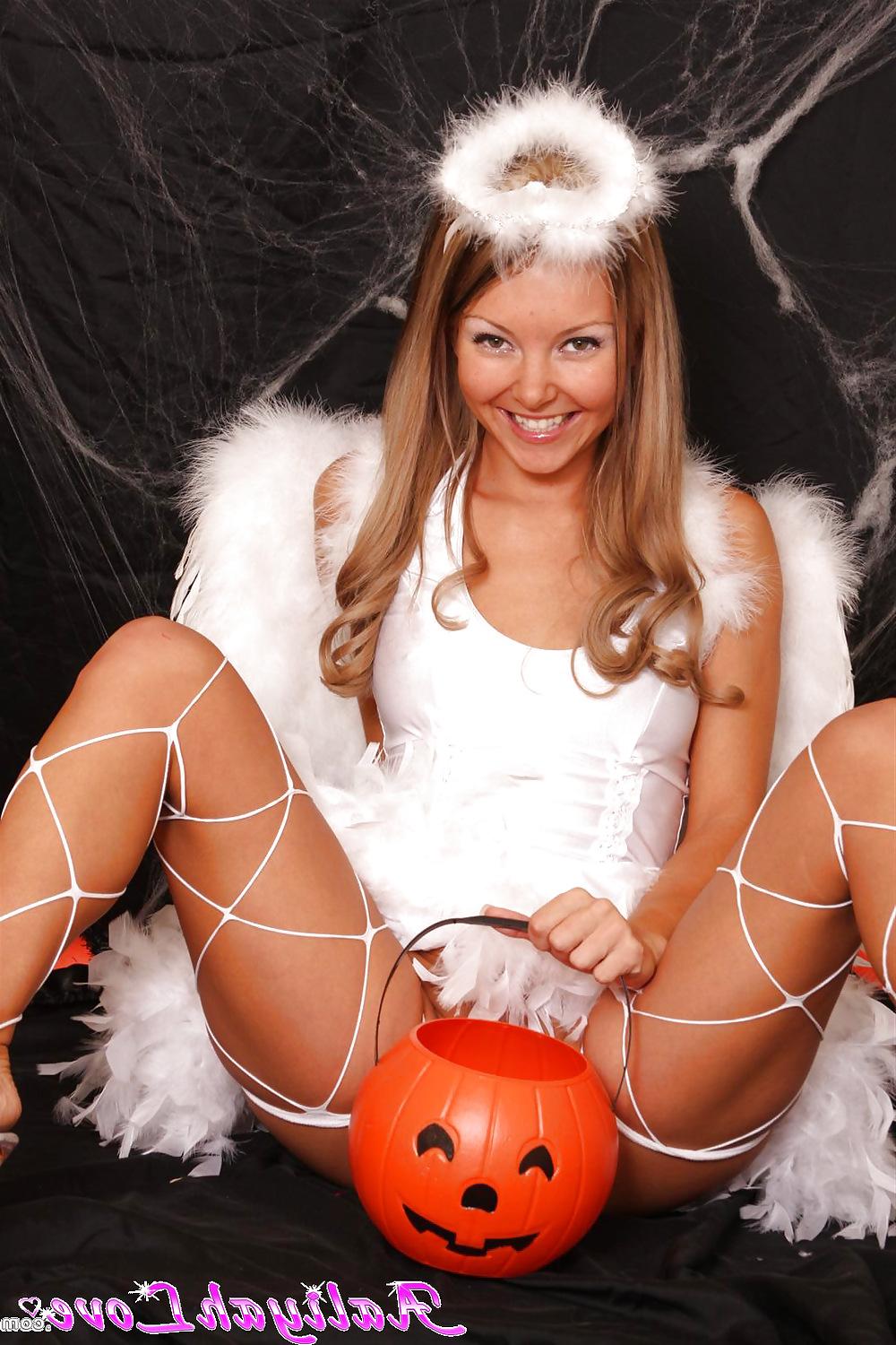 25P Halloween hotties
