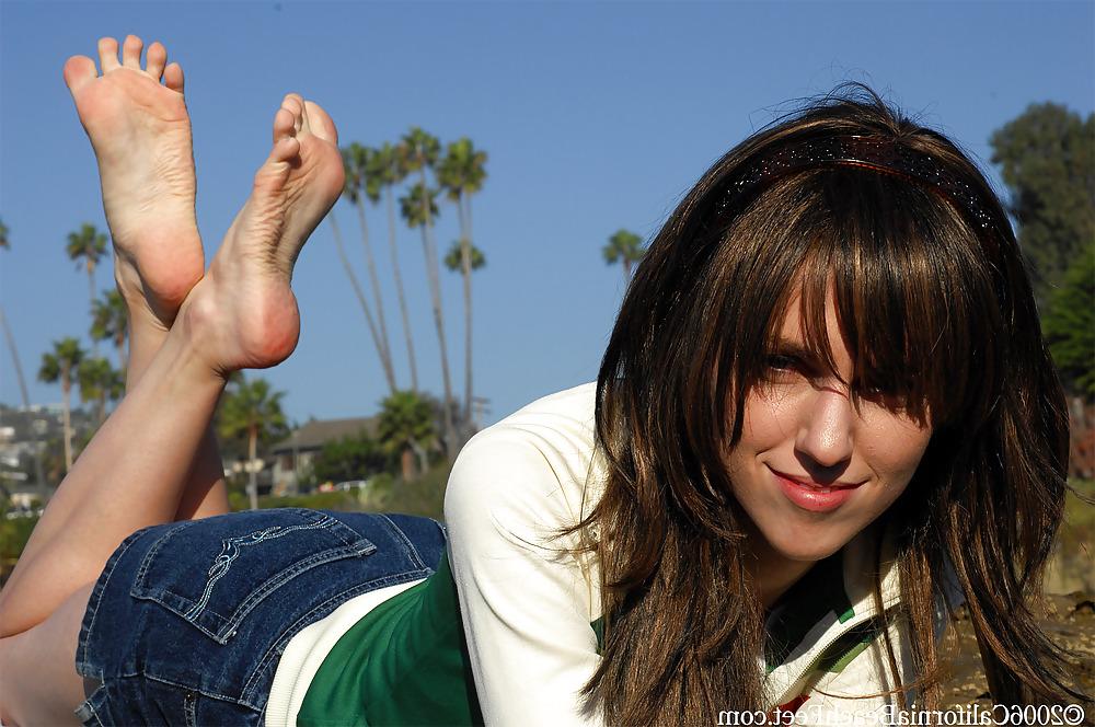 25P Foot fetish gallery 2