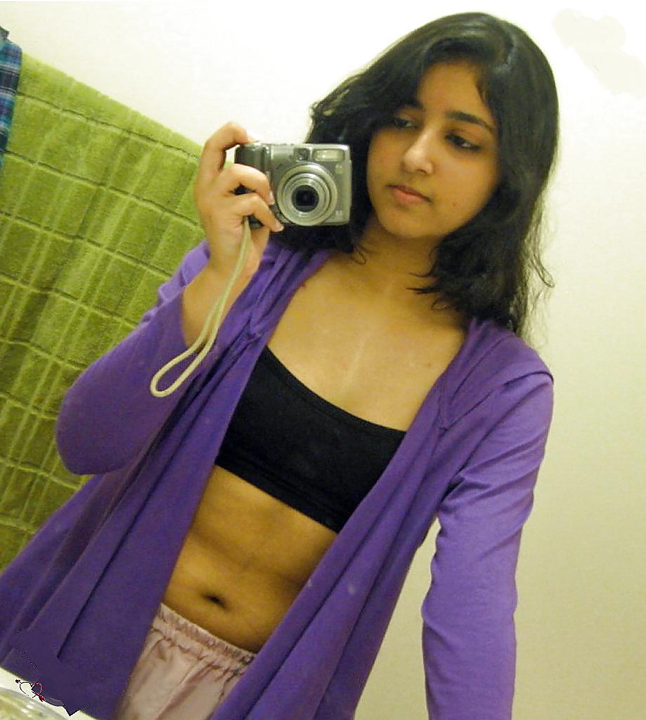 21P Sexy Young Desi Teens (Non-Nude)