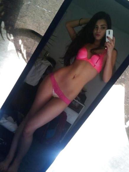 14P The Beauty of Amateur College Teen Self Pic