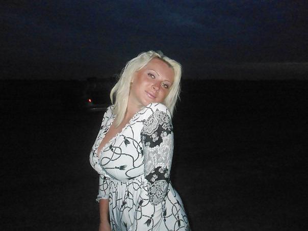 9P Busty Russian Woman 432