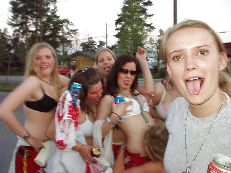 5P Happy Norwegian girls having fun