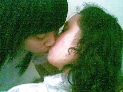 14P The Beauty of Amateur Lesbians Kissing