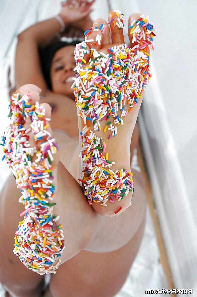 7P Feet (I would do anything for) to lick clean