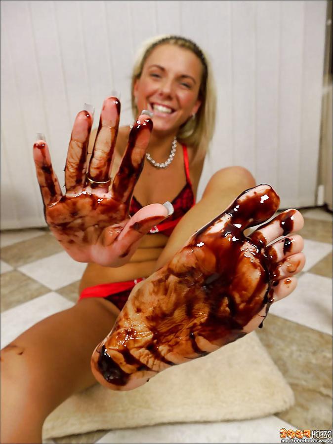 7P Feet (I would do anything for) to lick clean
