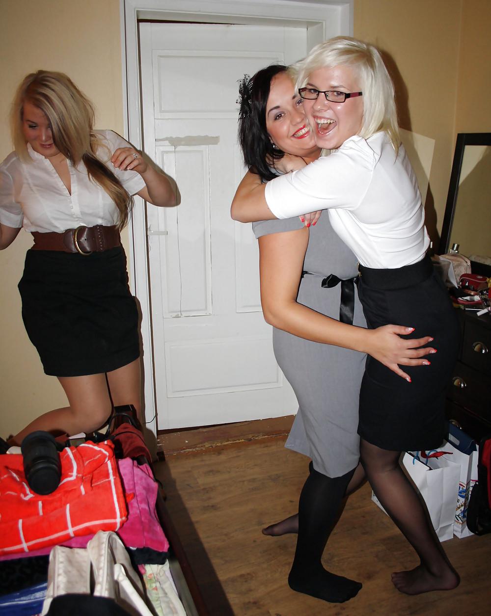 7P A few happy party ladies