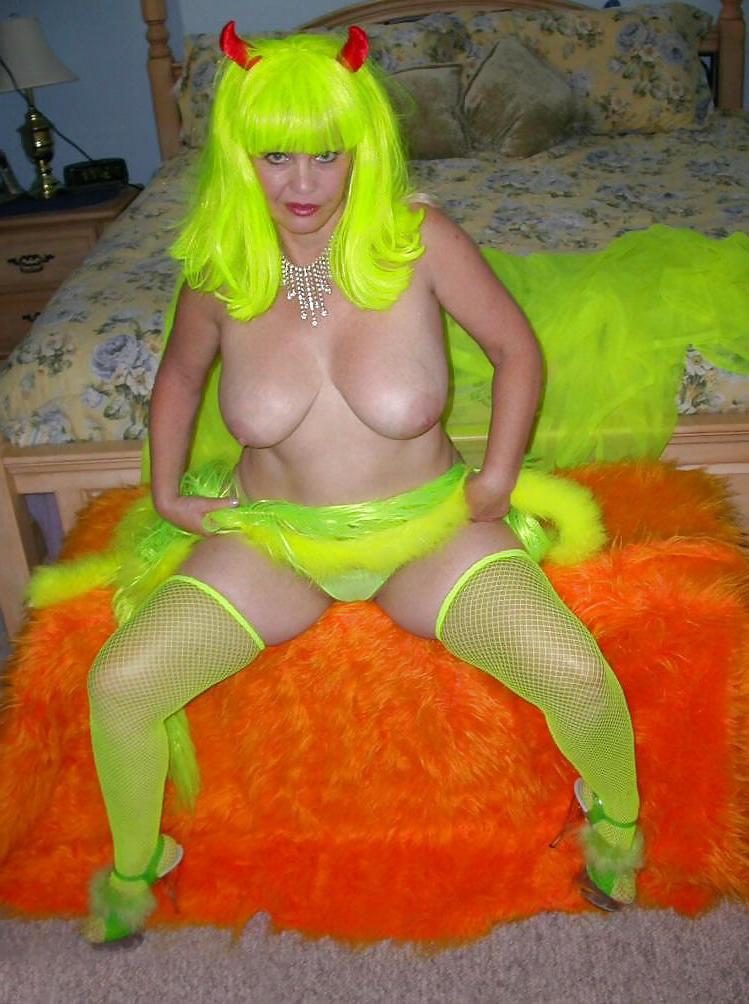 21P HALLOWEEN WITH STACEY