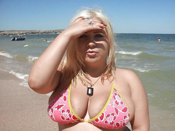 22P Busty Russian Woman 471