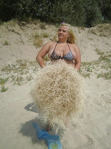 22P Busty Russian Woman 471