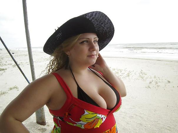 22P Busty Russian Woman 471
