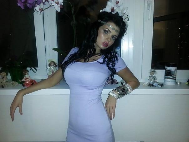 18P Busty Russian Woman 175