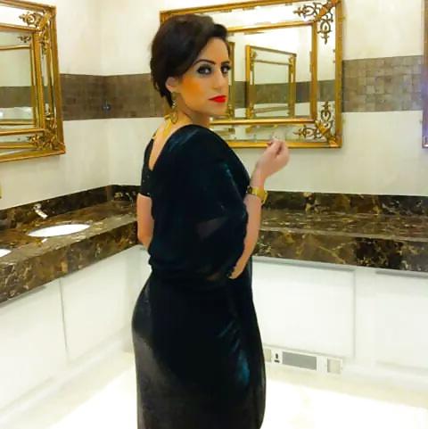 22P Muslim Desi and other Girls that want Big Black Bull Dicks