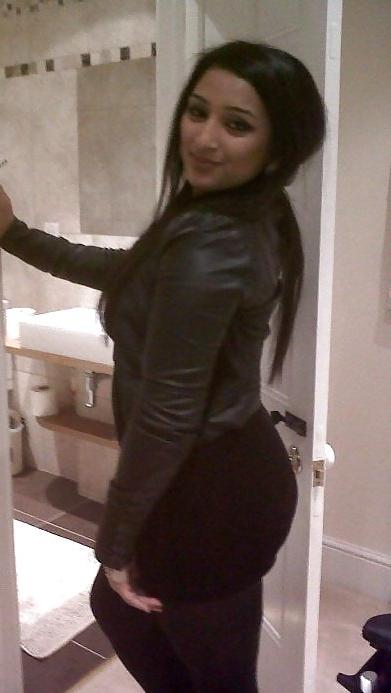 22P Muslim Desi and other Girls that want Big Black Bull Dicks