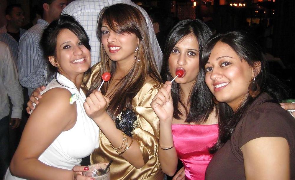 25P Sexy desi indian and paki girls