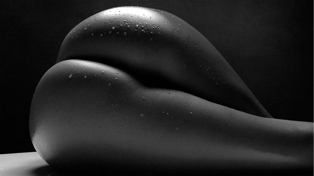 19P Black and White Ass is so sexy!