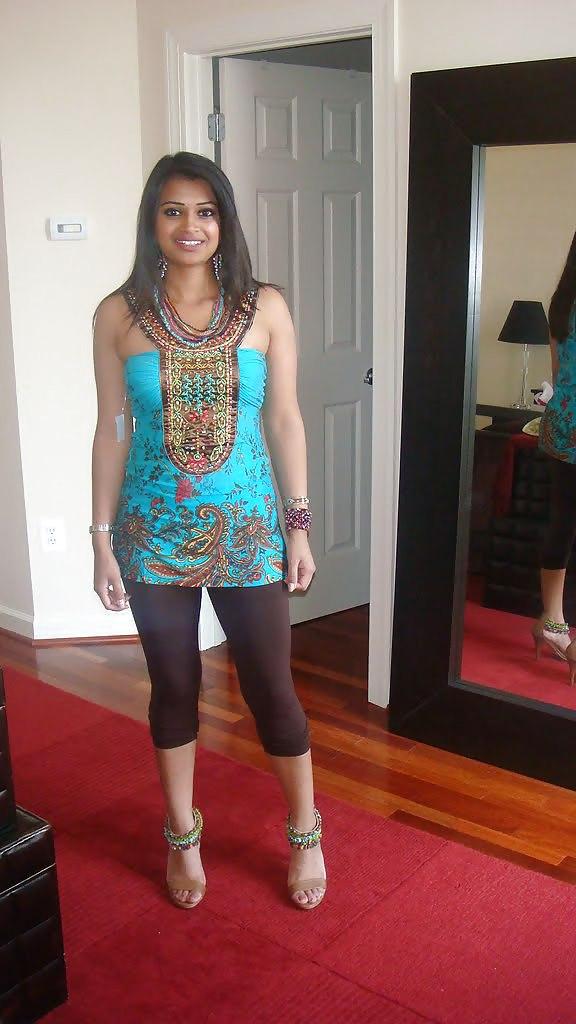 22P Indian Desi Babe Hot & Sexy Indians 