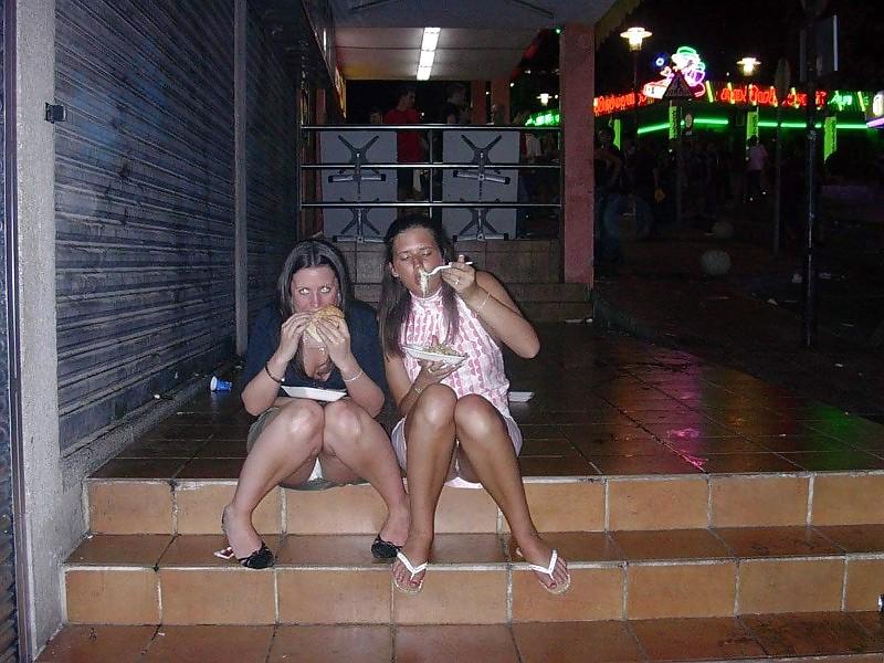 25P Upskirt oops