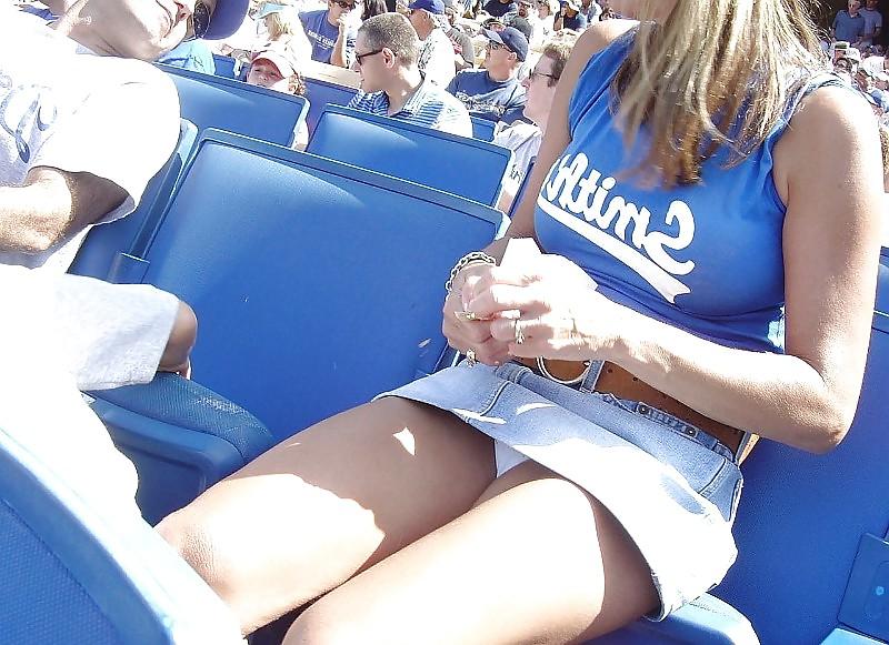 25P Upskirt oops