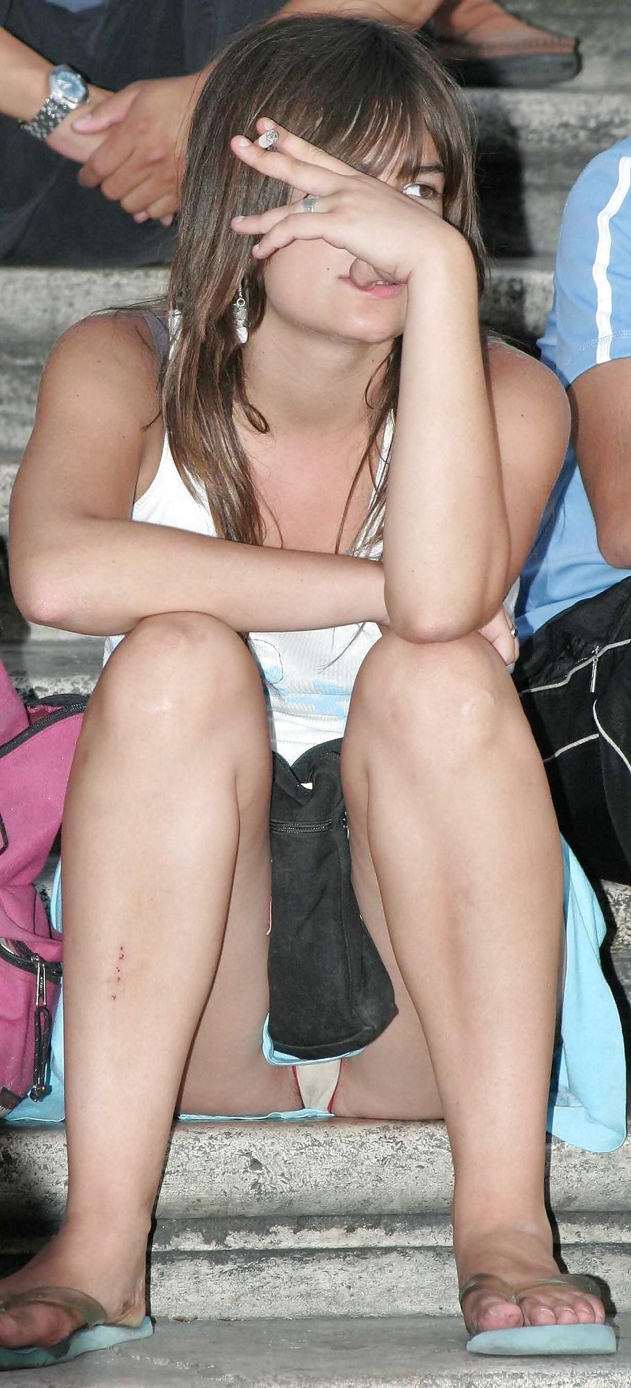 25P Upskirt oops