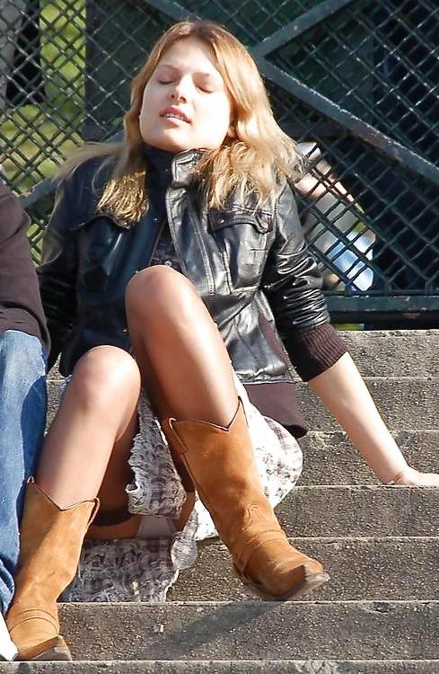 25P Upskirts - Downblouse, Vol. 1