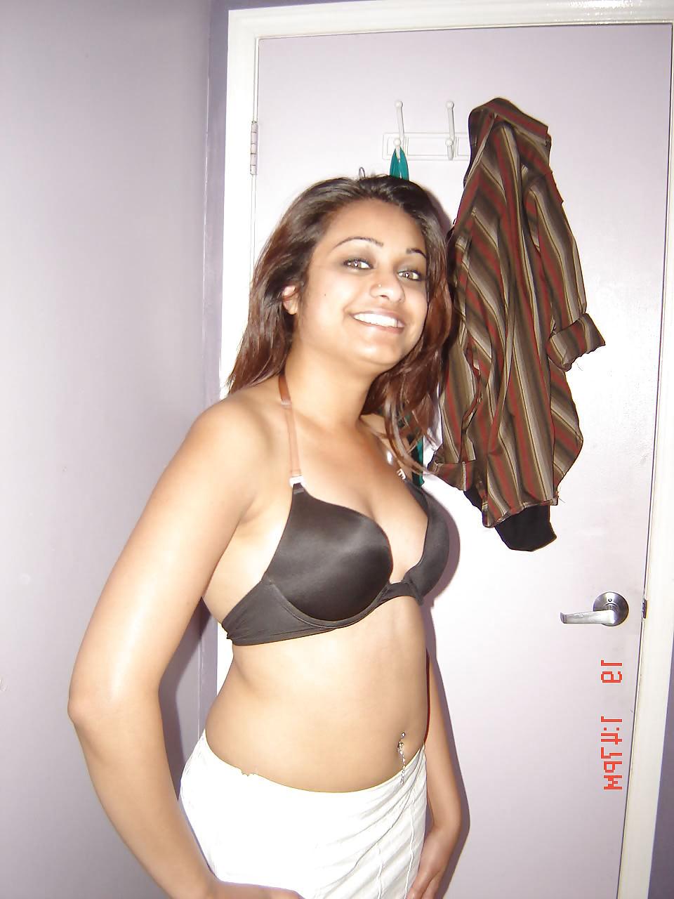 25P Indian Desi Babe Hot & Sexy Indians 