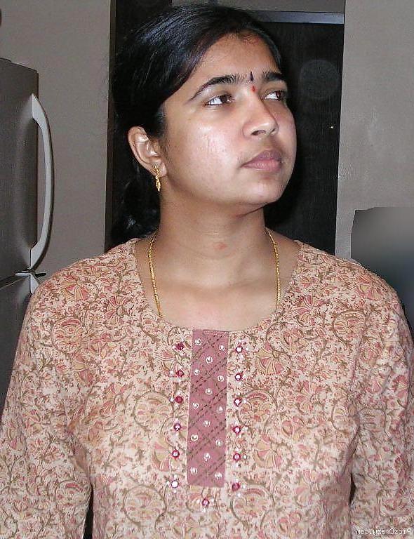 19P Desi cpl thrsme more 