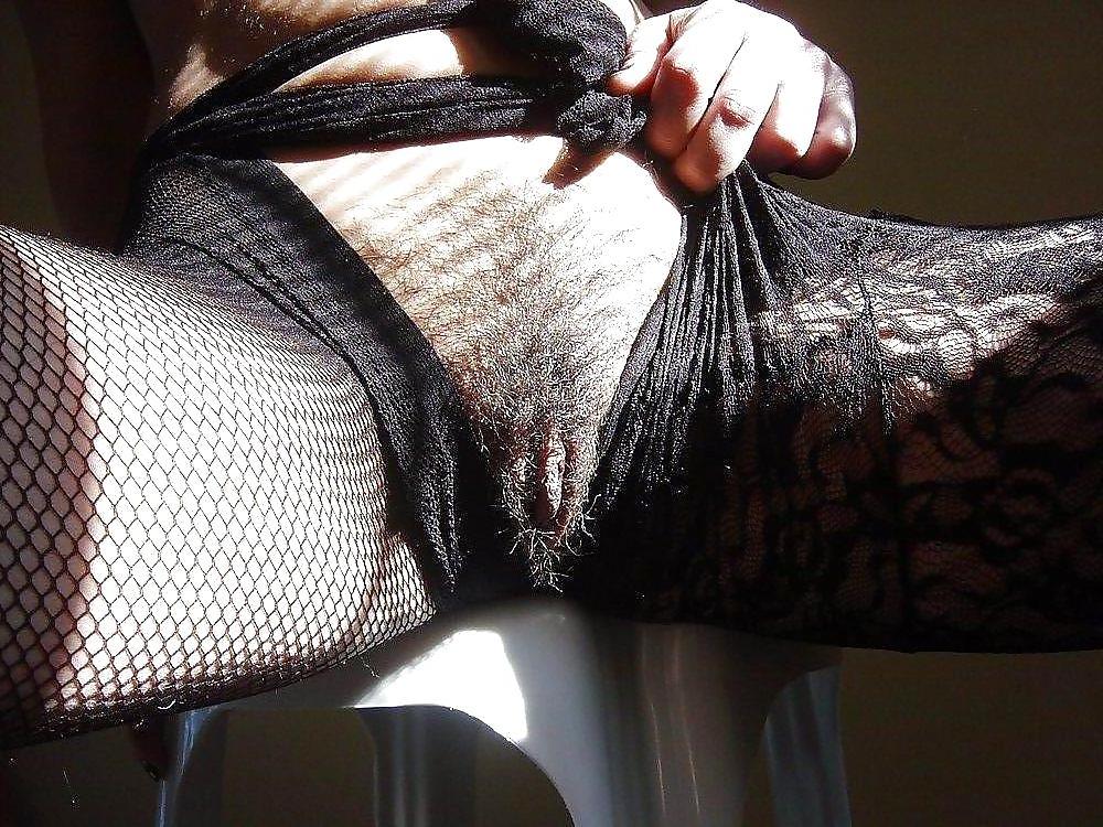 25P Pussy......wanna sniffit 'n' lick it