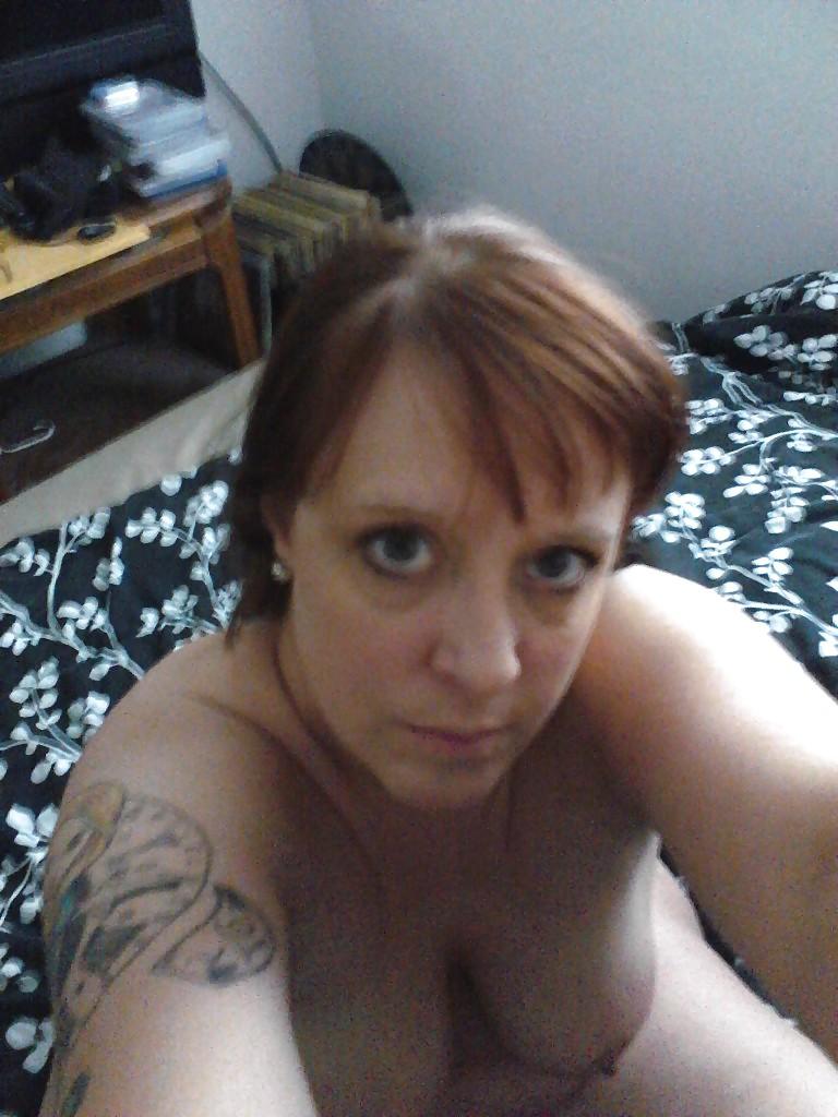 12P Chubby MILF Self Shots