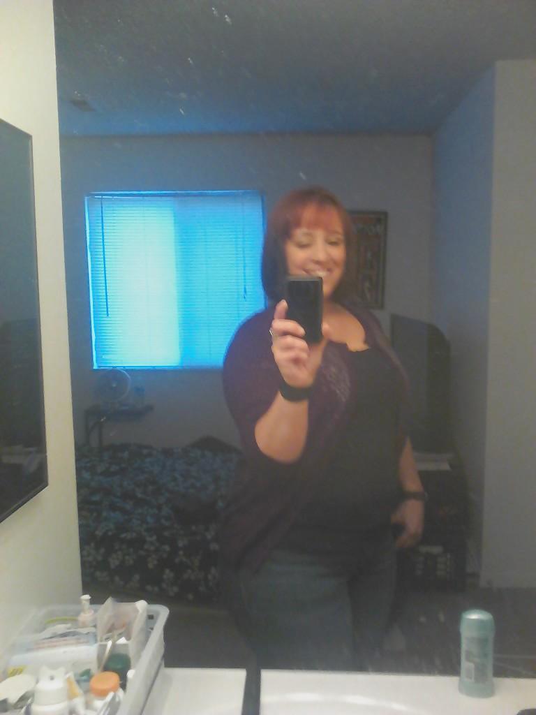 12P Chubby MILF Self Shots