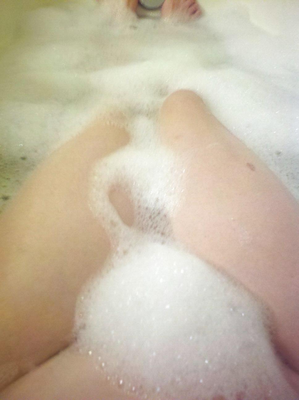 4P MILF Wife Self Pics
