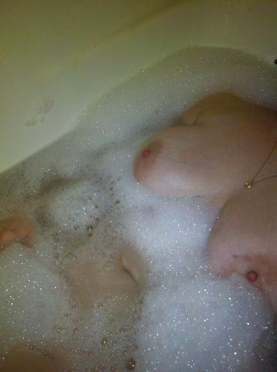 4P MILF Wife Self Pics