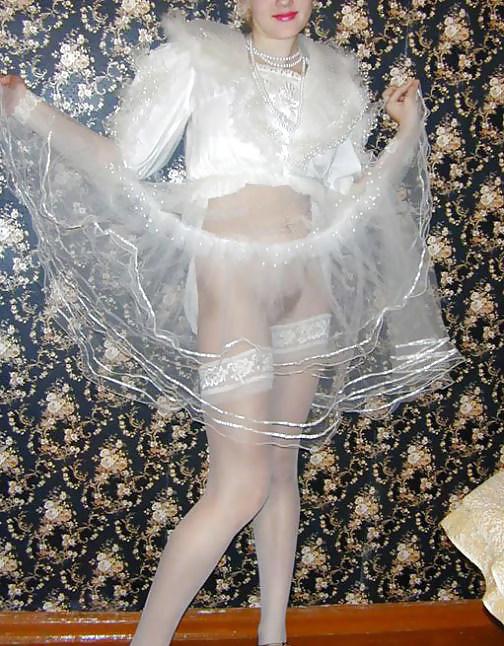 11P The Beauty of Amateur Honeymoon Brides