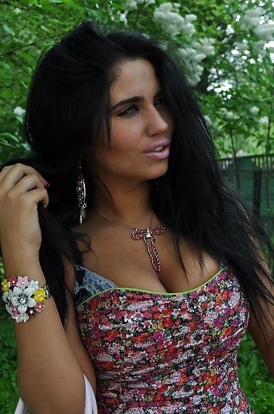 23P Busty Russian Woman 231