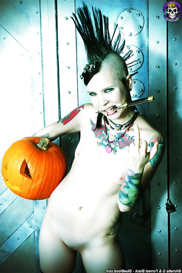 15P Punk Teen Halloween