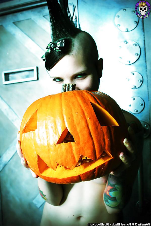 15P Punk Teen Halloween