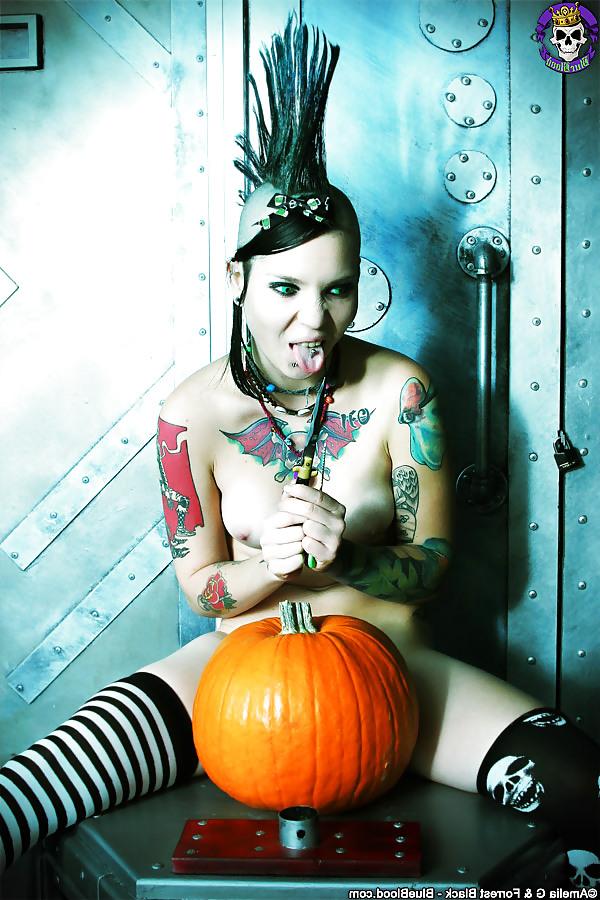 15P Punk Teen Halloween