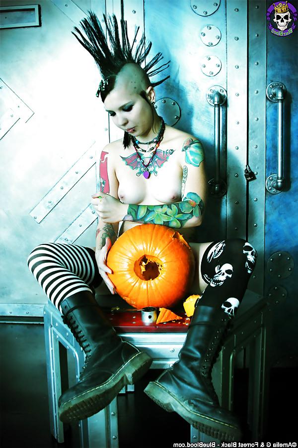15P Punk Teen Halloween