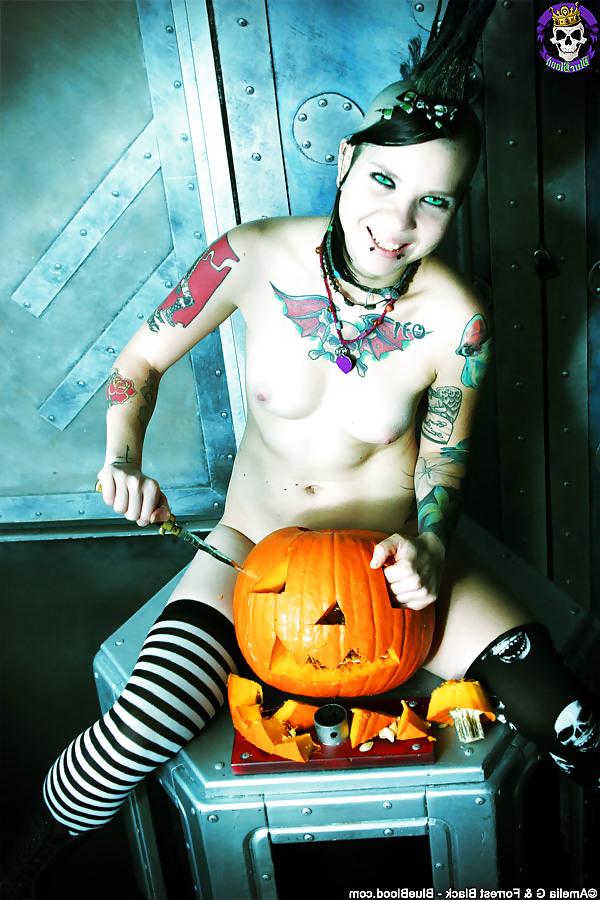 15P Punk Teen Halloween