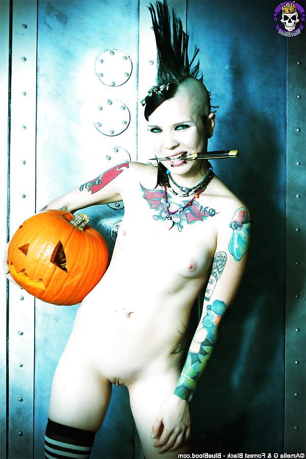 15P Punk Teen Halloween