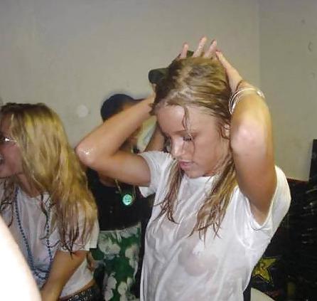 25P Wet T-shirt contest 