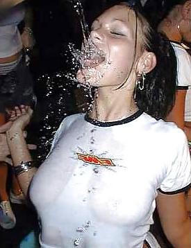 25P Wet T-shirt contest 